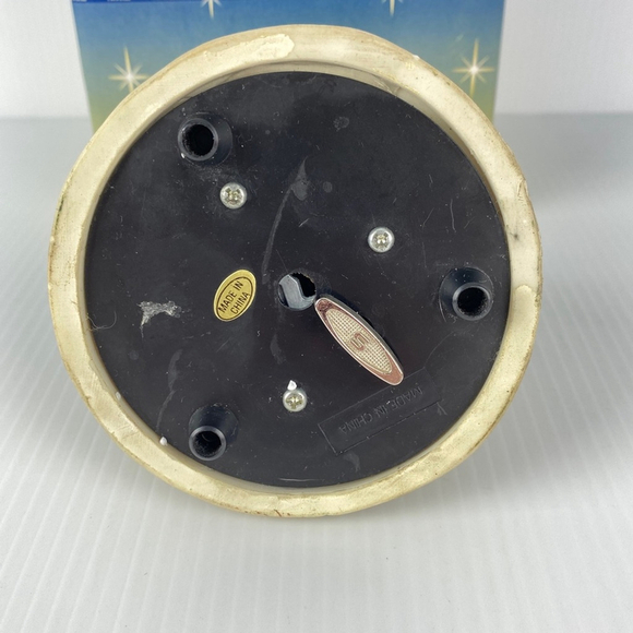 Christmas Music Box Wind Up Plays Jingle Bells Santa on Train - Picture 7 of 7